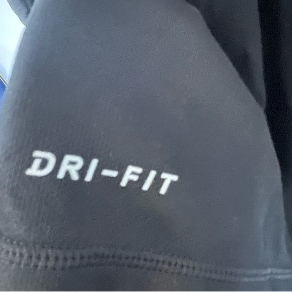Dri- Fit Nike tee - Picture 4 of 6